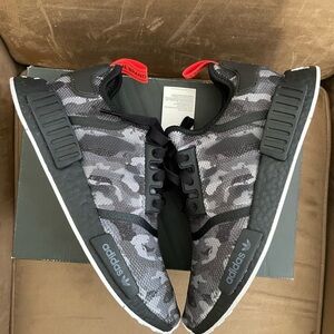 adidas NMD R1 NYC